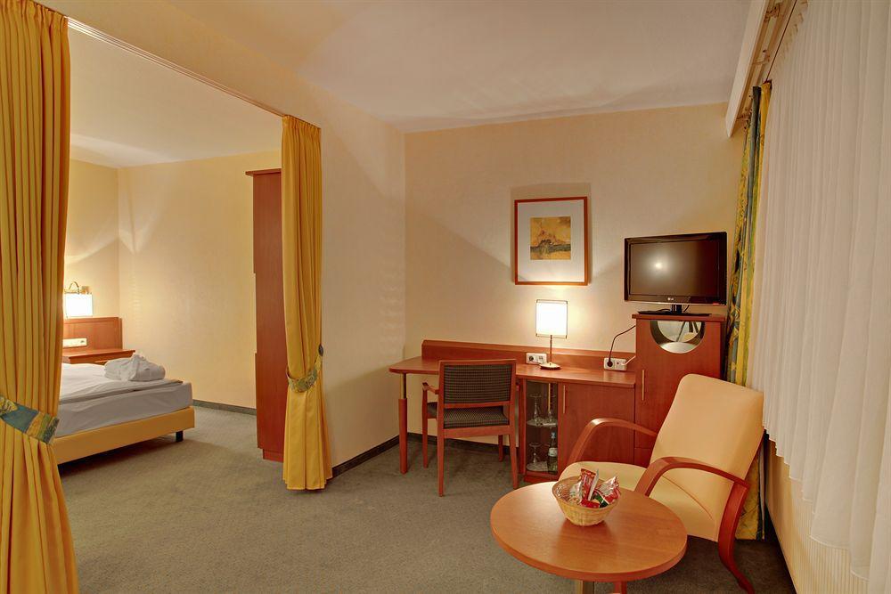 Balladins Superior Hotel Gutsmann Bad Bramstedt Buitenkant foto