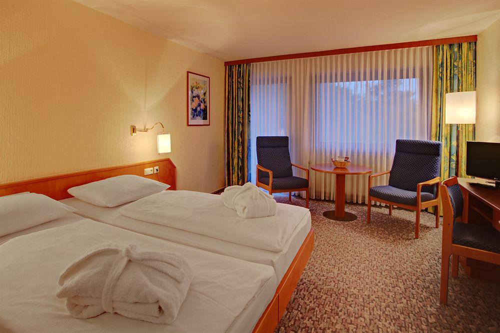 Balladins Superior Hotel Gutsmann Bad Bramstedt Buitenkant foto