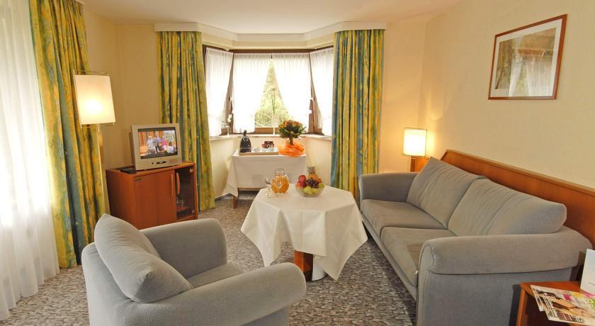 Balladins Superior Hotel Gutsmann Bad Bramstedt Buitenkant foto